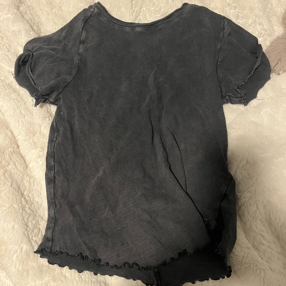 black free people r shirt